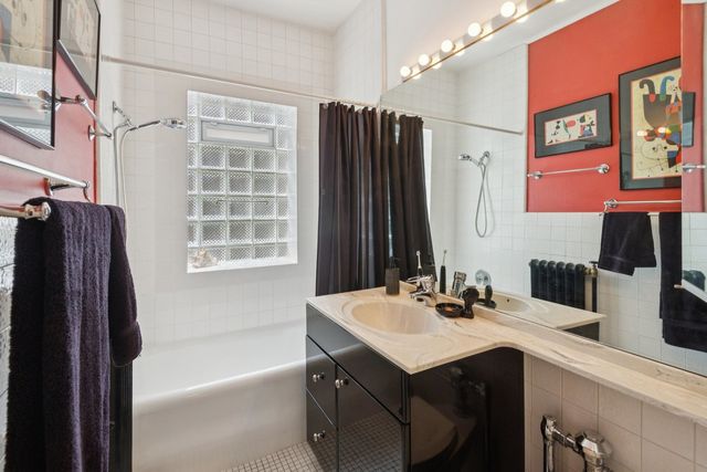 542 W Brompton Avenue 1N, Chicago, IL 60657