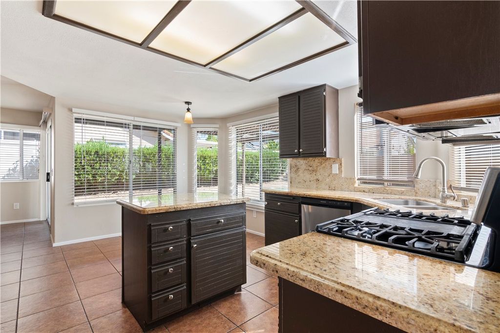 36194 Toulon, Murrieta, CA 92562 — photo 5