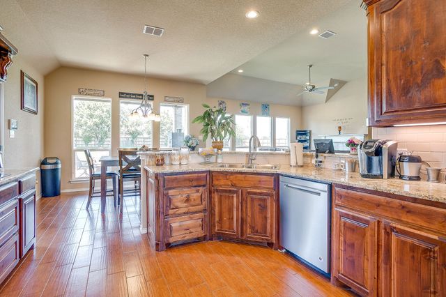 5400 Posada Drive, Fort Worth, TX 76036