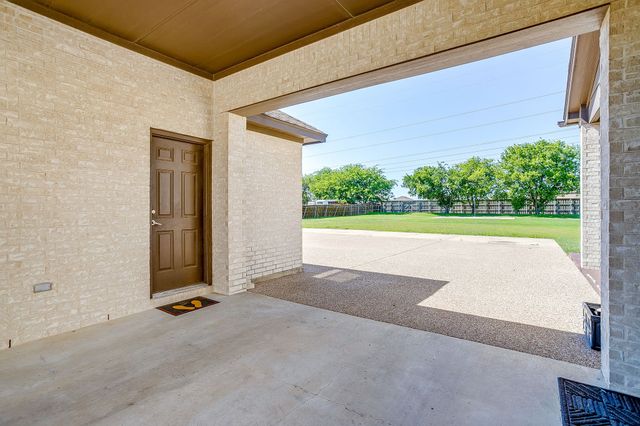 5400 Posada Drive, Fort Worth, TX 76036