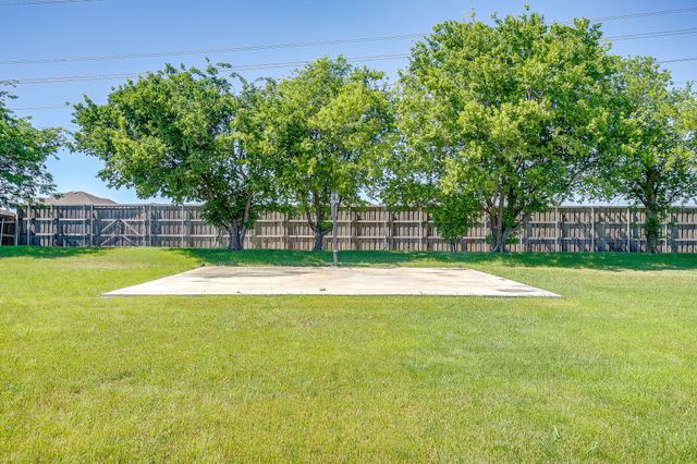 5400 Posada Drive, Fort Worth, TX 76036