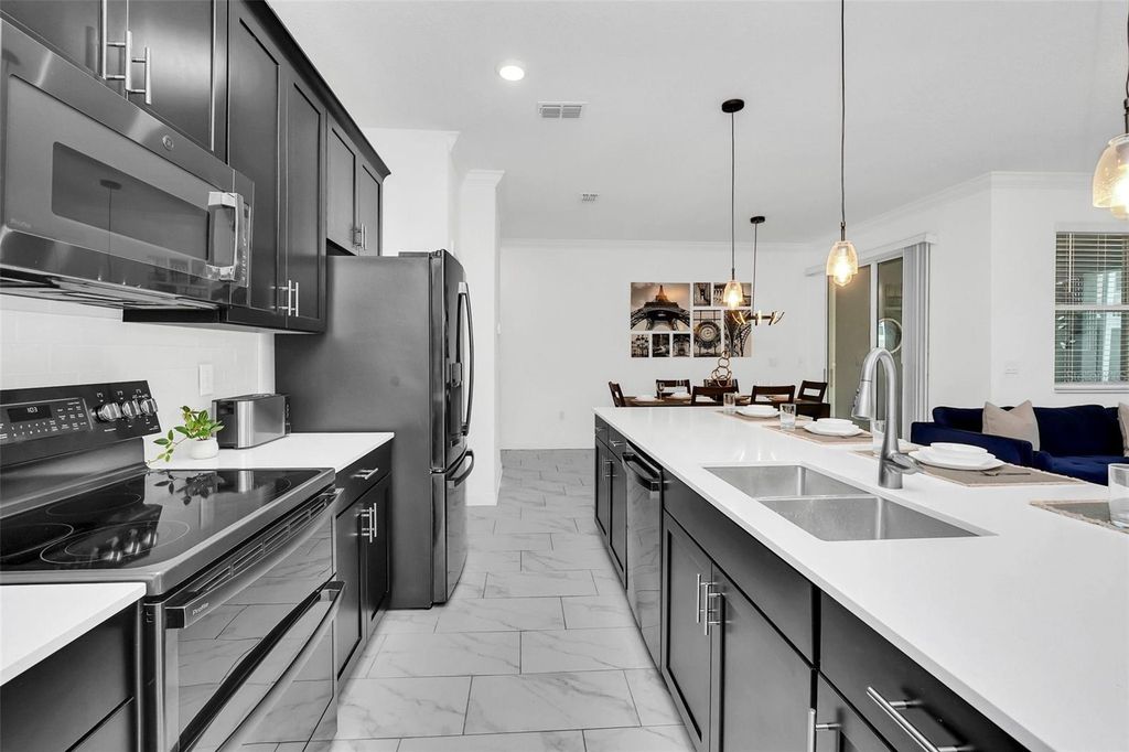 Image 17 of property listing at 1000 LEADER STREET, Davenport, FL 33896