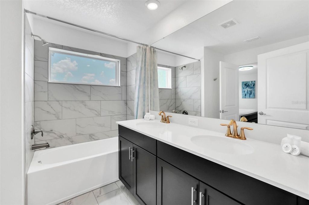 Image 23 of property listing at 1000 LEADER STREET, Davenport, FL 33896