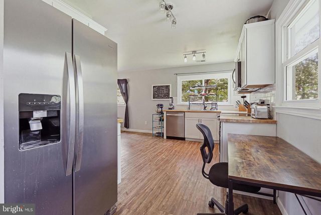 9301 LADYSMITH RD, Ruther Glen, VA 22546