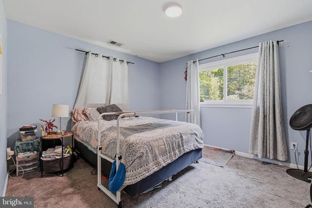 9301 LADYSMITH RD, Ruther Glen, VA 22546