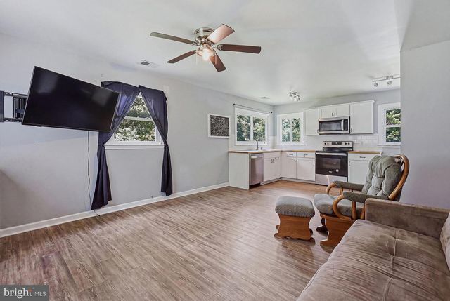 9301 LADYSMITH RD, Ruther Glen, VA 22546