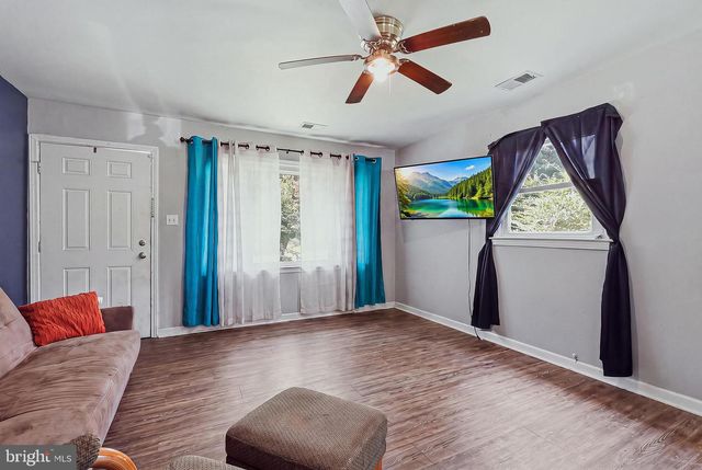 9301 LADYSMITH RD, Ruther Glen, VA 22546