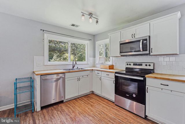 9301 LADYSMITH RD, Ruther Glen, VA 22546