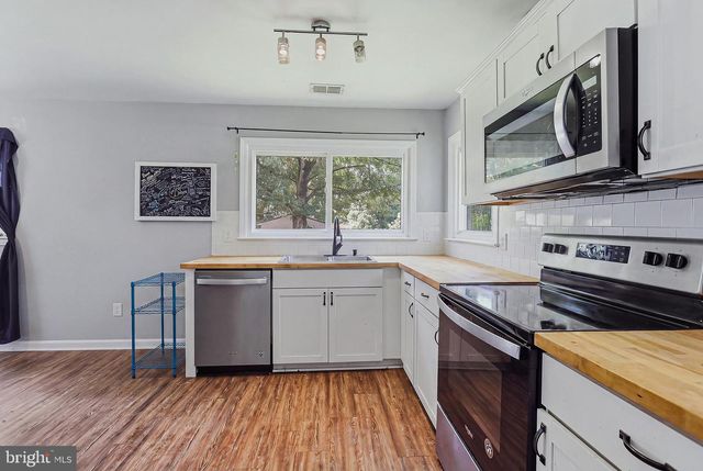 9301 LADYSMITH RD, Ruther Glen, VA 22546