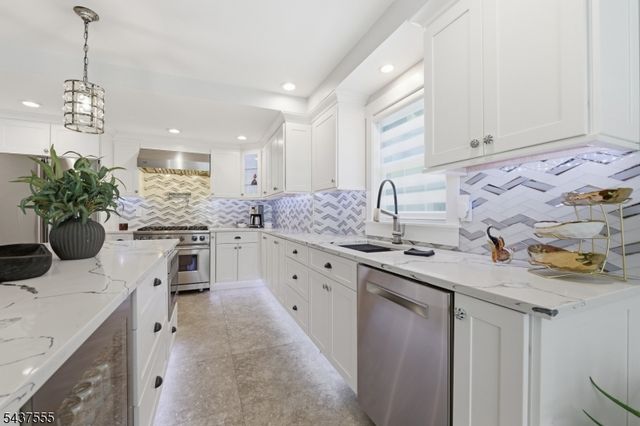 307 N Farview Ave, Paramus Boro, NJ 07652