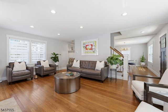 307 N Farview Ave, Paramus Boro, NJ 07652