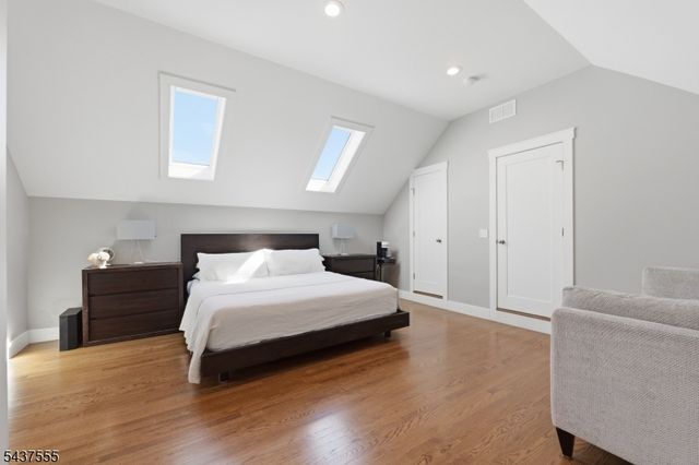307 N Farview Ave, Paramus Boro, NJ 07652