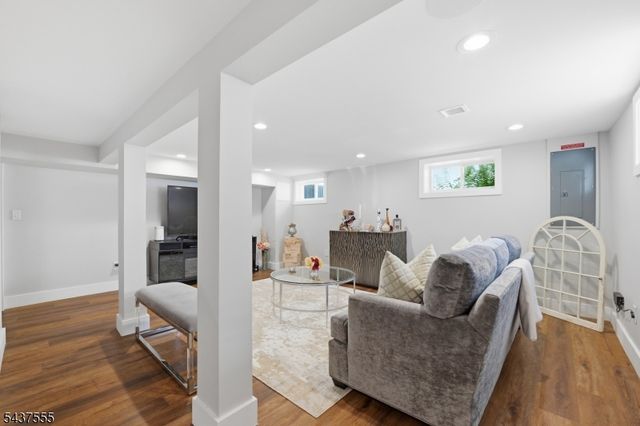 307 N Farview Ave, Paramus Boro, NJ 07652