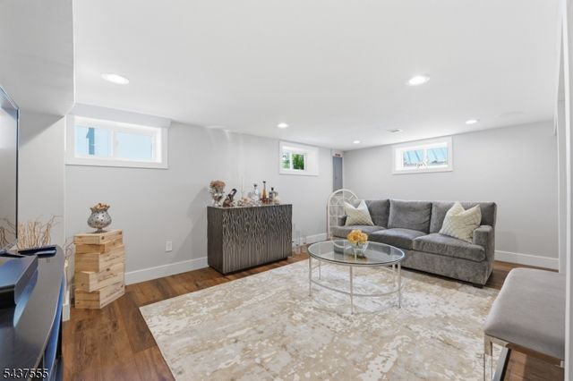 307 N Farview Ave, Paramus Boro, NJ 07652