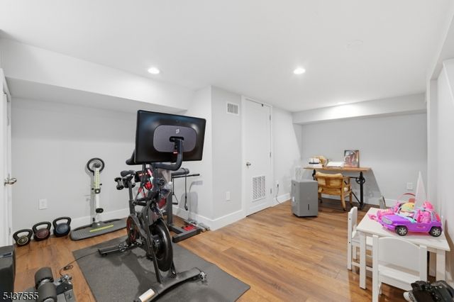 307 N Farview Ave, Paramus Boro, NJ 07652