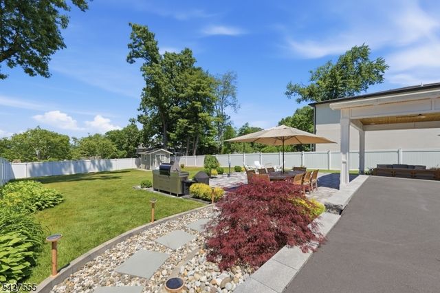 307 N Farview Ave, Paramus Boro, NJ 07652