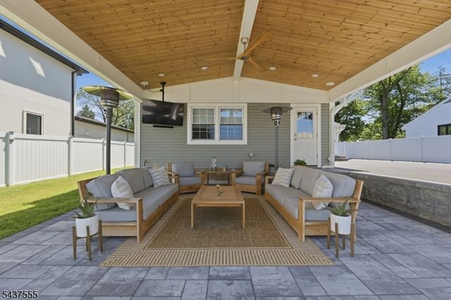 307 N Farview Ave, Paramus Boro, NJ 07652