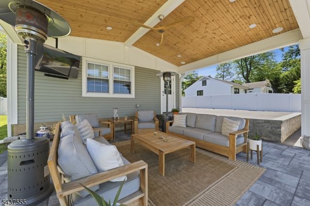 307 N Farview Ave, Paramus Boro, NJ 07652