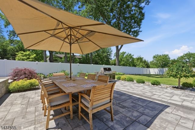 307 N Farview Ave, Paramus Boro, NJ 07652