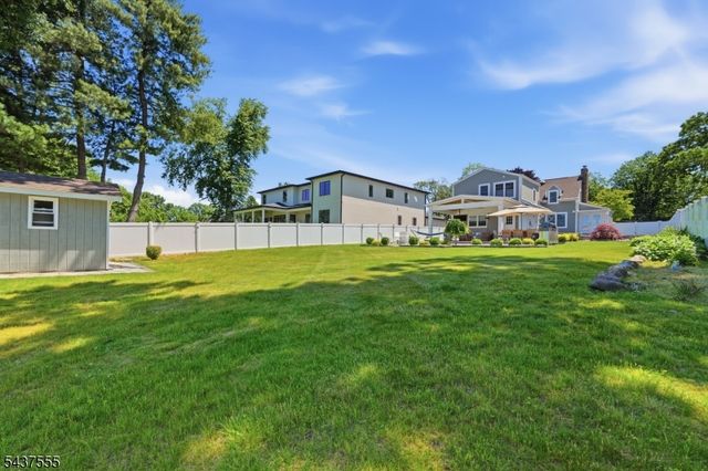 307 N Farview Ave, Paramus Boro, NJ 07652