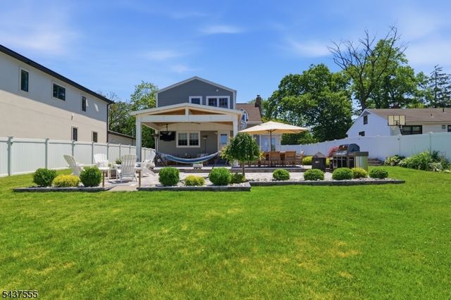 307 N Farview Ave, Paramus Boro, NJ 07652
