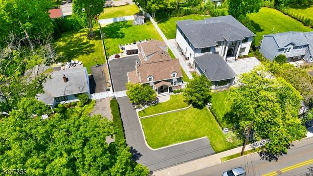 307 N Farview Ave, Paramus Boro, NJ 07652
