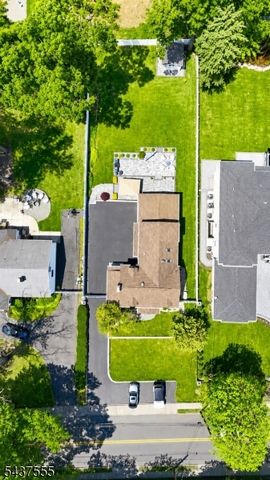 307 N Farview Ave, Paramus Boro, NJ 07652