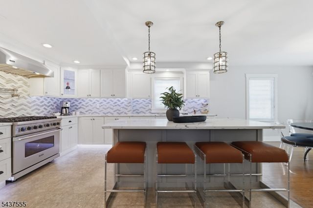 307 N Farview Ave, Paramus Boro, NJ 07652