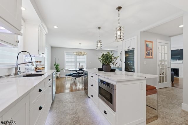 307 N Farview Ave, Paramus Boro, NJ 07652