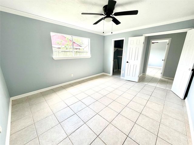 718 Blue Rock Court, Houston, TX 77060