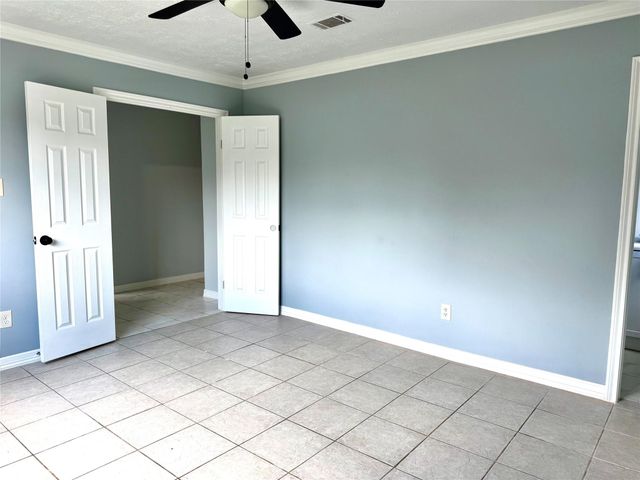 718 Blue Rock Court, Houston, TX 77060