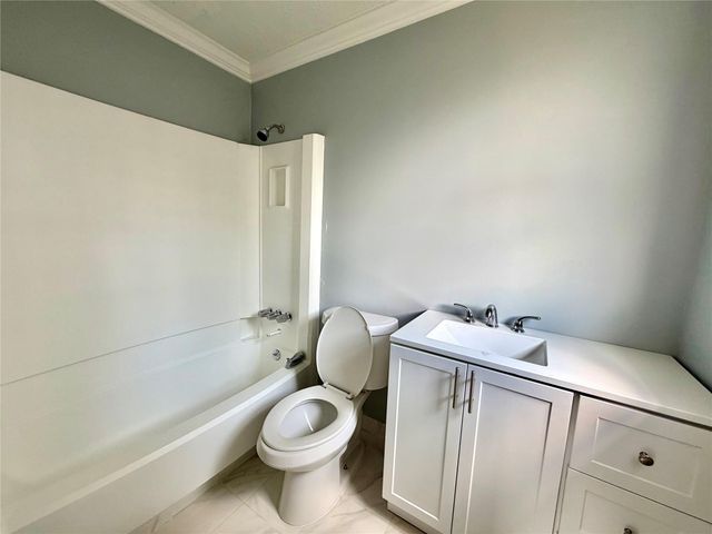 718 Blue Rock Court, Houston, TX 77060