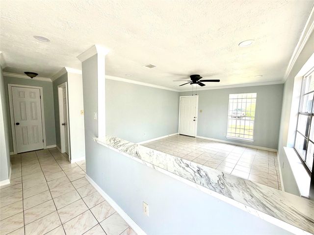 718 Blue Rock Court, Houston, TX 77060