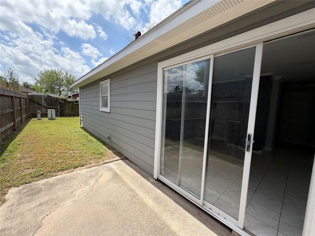 718 Blue Rock Court, Houston, TX 77060