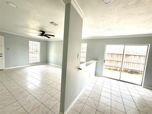 718 Blue Rock Court, Houston, TX 77060