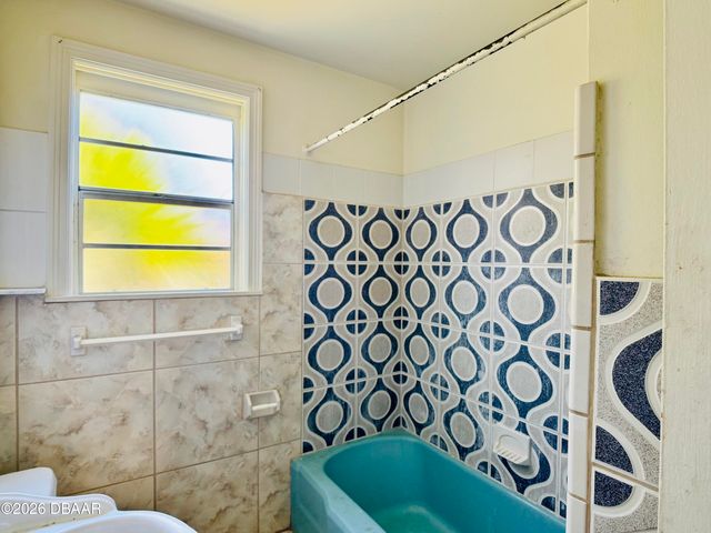 1051 W International Speedway Boulevard, Daytona Beach, FL 32114