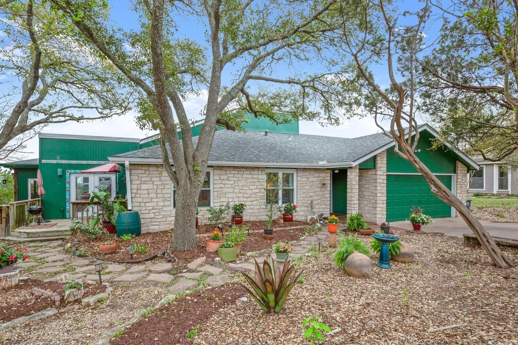6906 Chinook DR, Austin, TX 78736