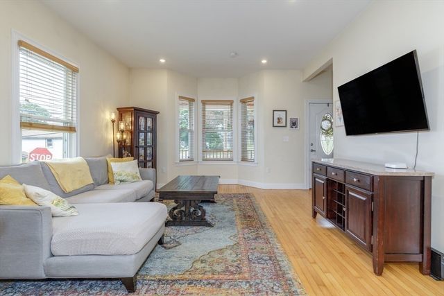 65 High St 1, Woburn, MA 01801