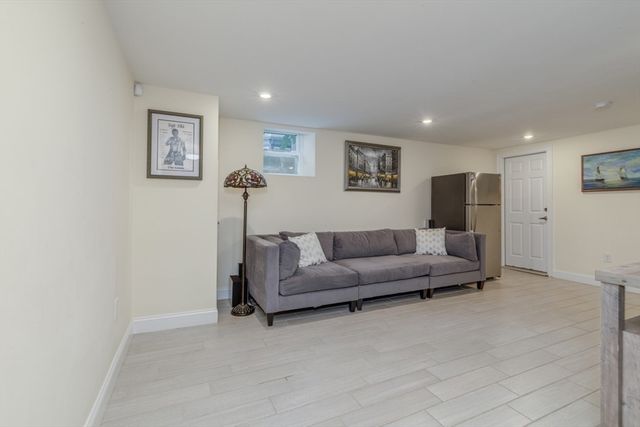 65 High St 1, Woburn, MA 01801