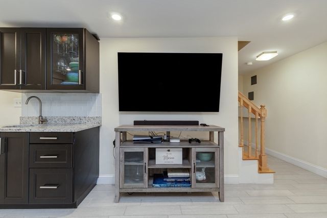 65 High St 1, Woburn, MA 01801