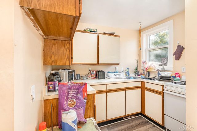 202 S Clark Street, Chesaning, MI 48616