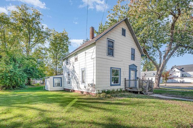 202 S Clark Street, Chesaning, MI 48616