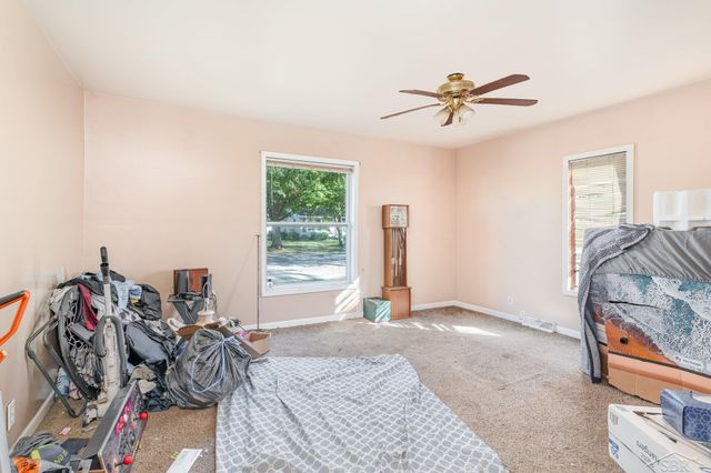 202 S Clark Street, Chesaning, MI 48616