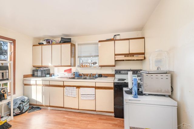 202 S Clark Street, Chesaning, MI 48616