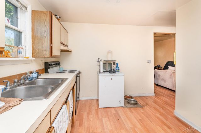 202 S Clark Street, Chesaning, MI 48616