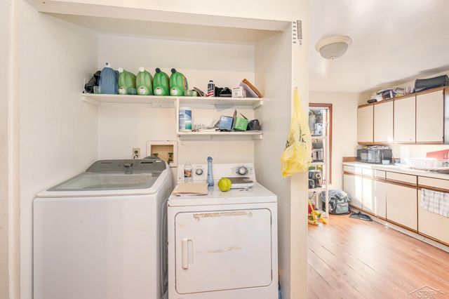 202 S Clark Street, Chesaning, MI 48616