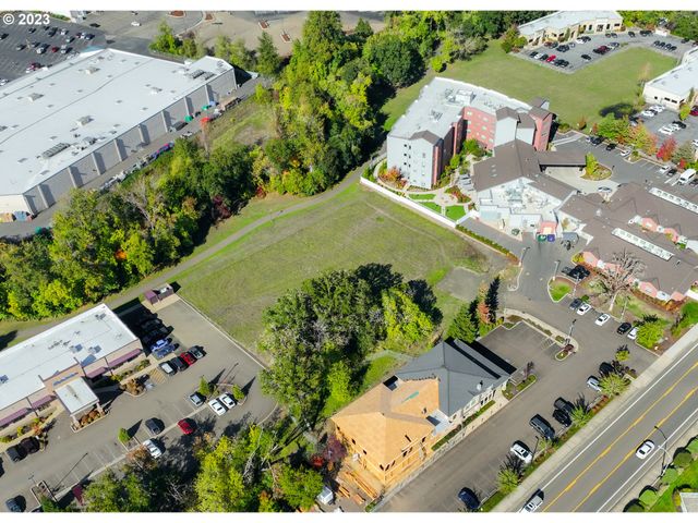 2460 Nw EDENBOWER Blvd, Roseburg, OR 97471