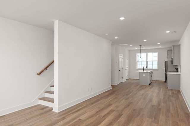 700 N DuPont Ave Unit 106, Madison, TN 37115