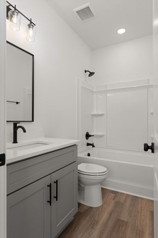 700 N DuPont Ave Unit 106, Madison, TN 37115