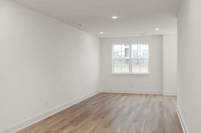 700 N DuPont Ave Unit 106, Madison, TN 37115